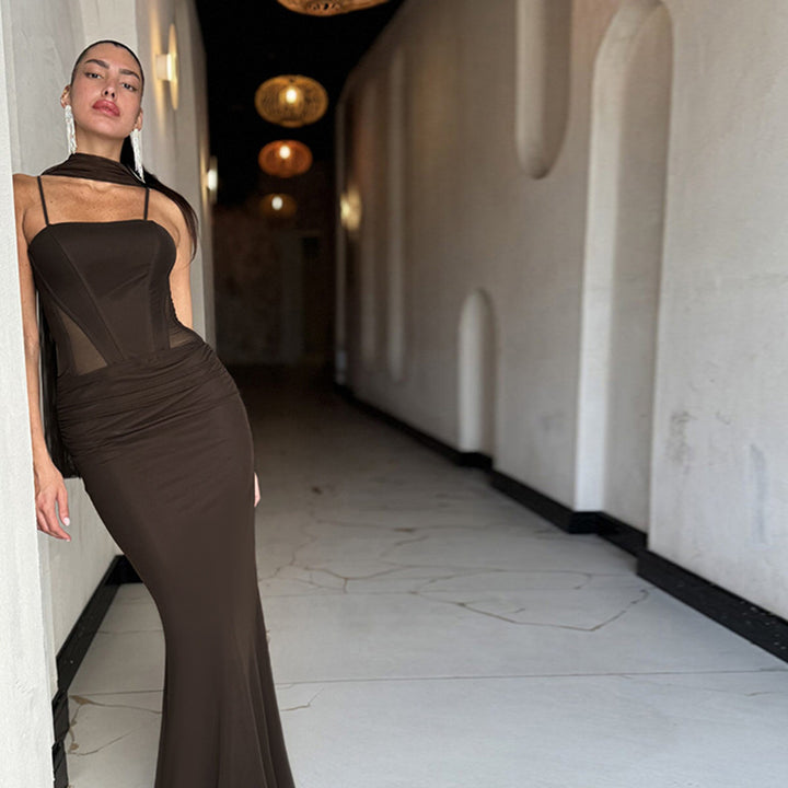 Damer elegant figurpassande maxiklänning med transparenta insatser och stiligt ståkrage Mirla-Eva Jonsson