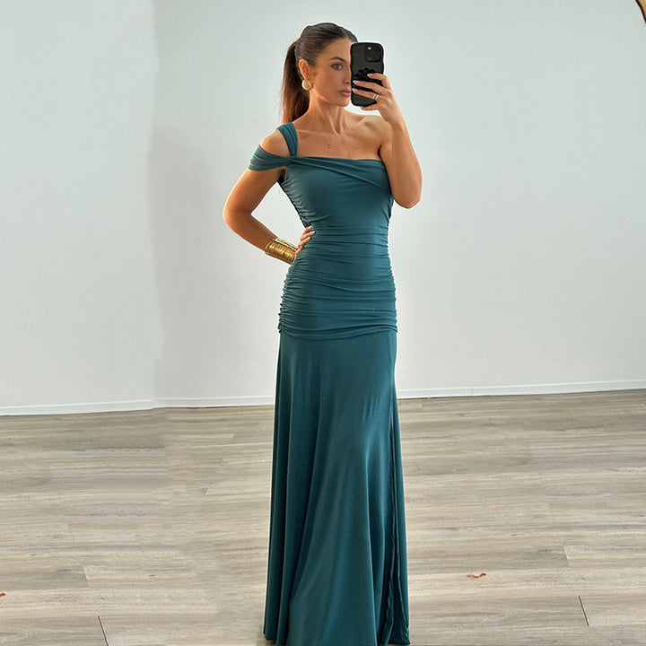 Damer elegant, figursydd aftonklänning med asymmetrisk axelband Mirla-Eva Jonsson