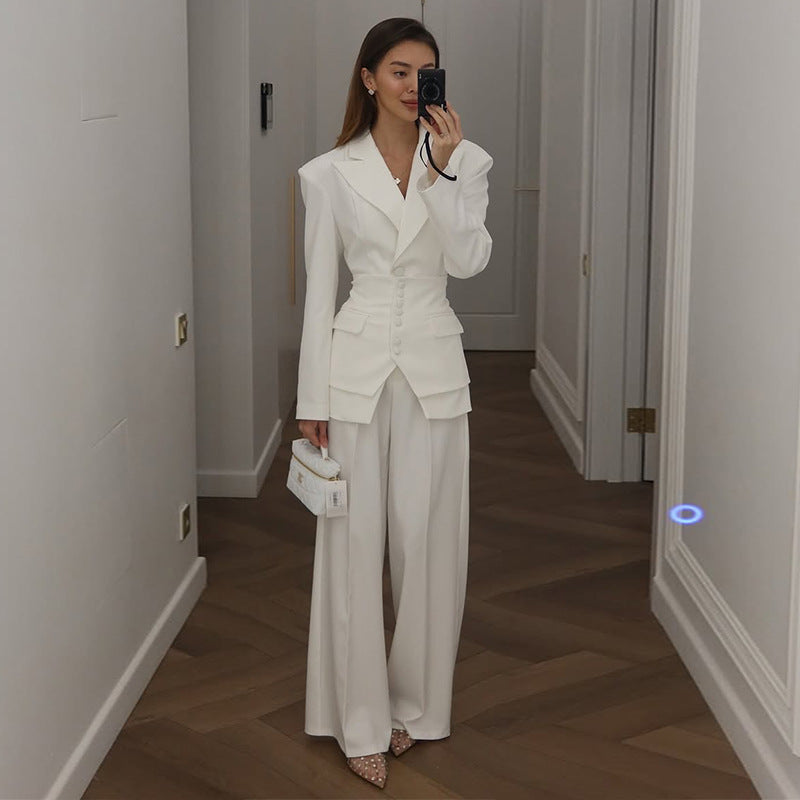 Damer elegant figursydd kostym Mirla-Eva Jonsson