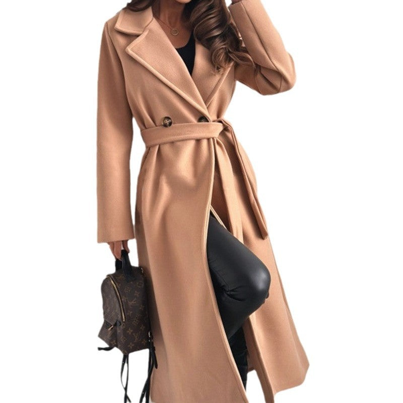 Damer elegant figursydd trenchcoat med stängd krage och bälte Mirla-Eva Jonsson
