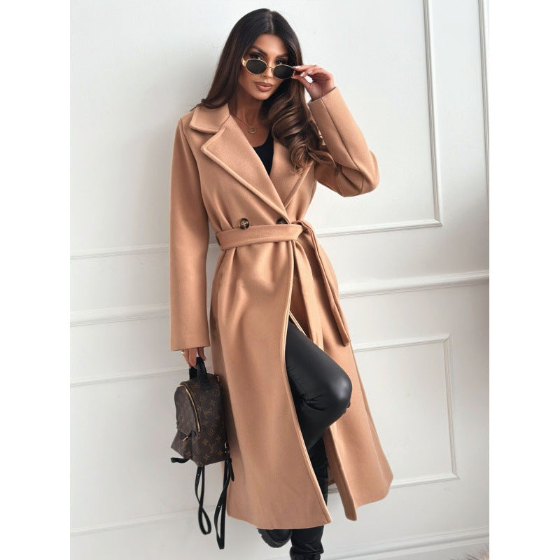 Damer elegant figursydd trenchcoat med stängd krage och bälte Mirla-Eva Jonsson