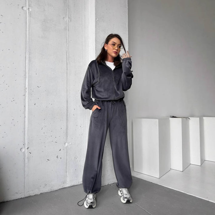 Damer elegant fleece fritidsdräkt med huva Mirla-Eva Jonsson