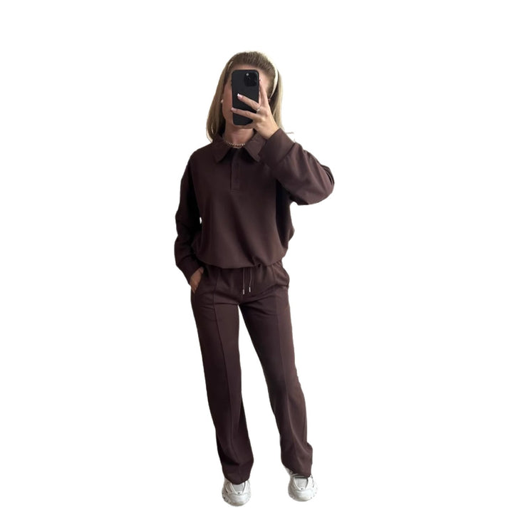 Damer elegant fritidsdräkt med hög krage och vida byxor-Eva Jonsson