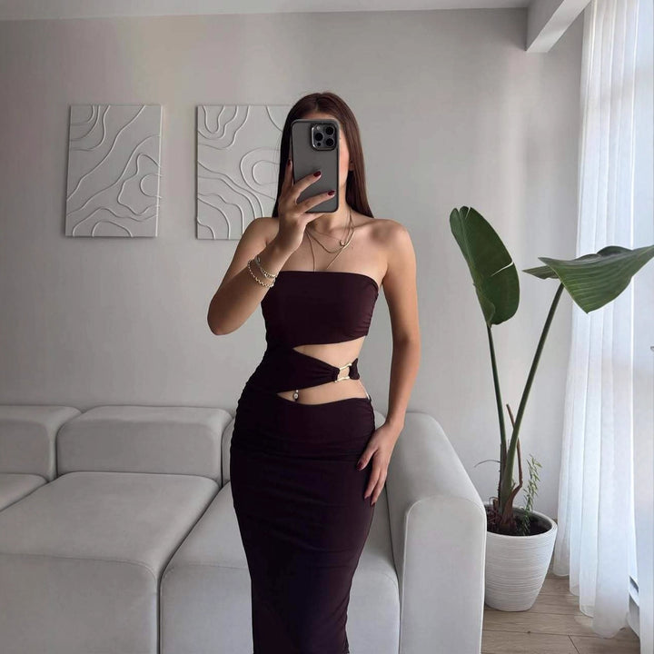 Damer elegant golvlång klänning med rynkat design och justerbart bälte Mirla-Eva Jonsson