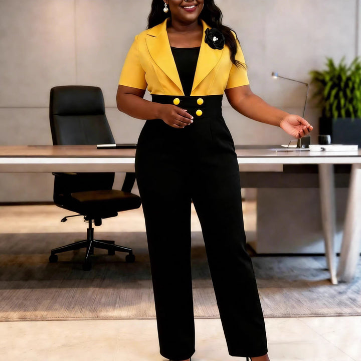 Damer elegant jumpsuit med figursydd design och iögonfallande detaljer Mirla-Eva Jonsson