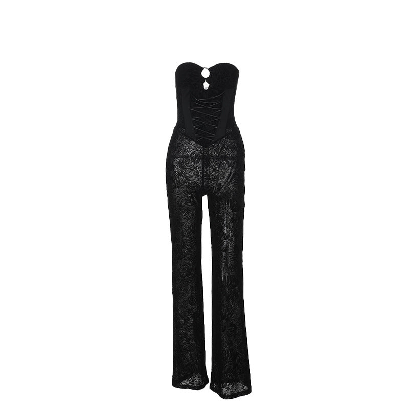 Damer elegant jumpsuit med strukturerad spets och förförisk urringning Mirla-Eva Jonsson