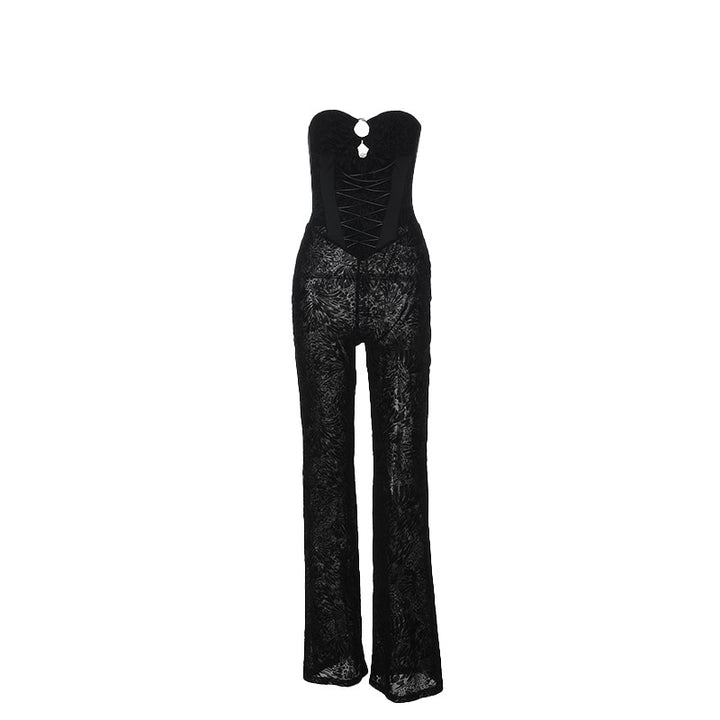 Damer elegant jumpsuit med strukturerad spets och förförisk urringning Mirla-Eva Jonsson