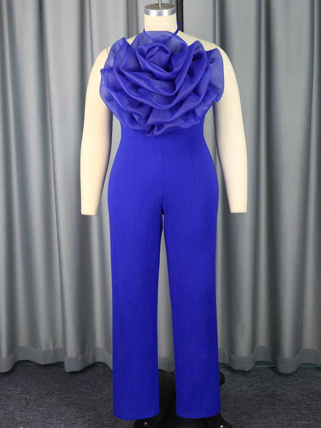 Damer elegant jumpsuit med voluminös blomkrage Mirla-Eva Jonsson
