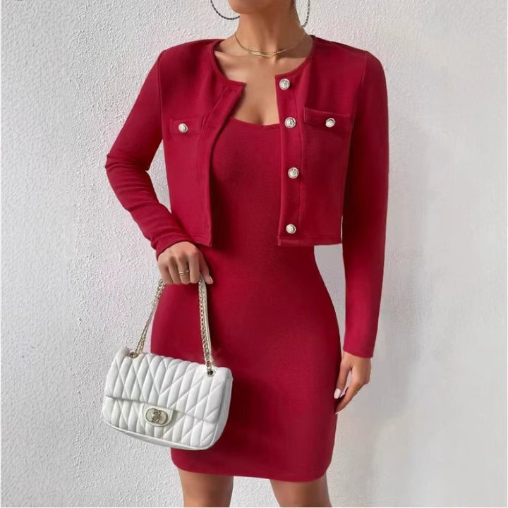 Damer elegant jumpsuit-set med figursydd jacka och skimrande knappar Mirla-Eva Jonsson