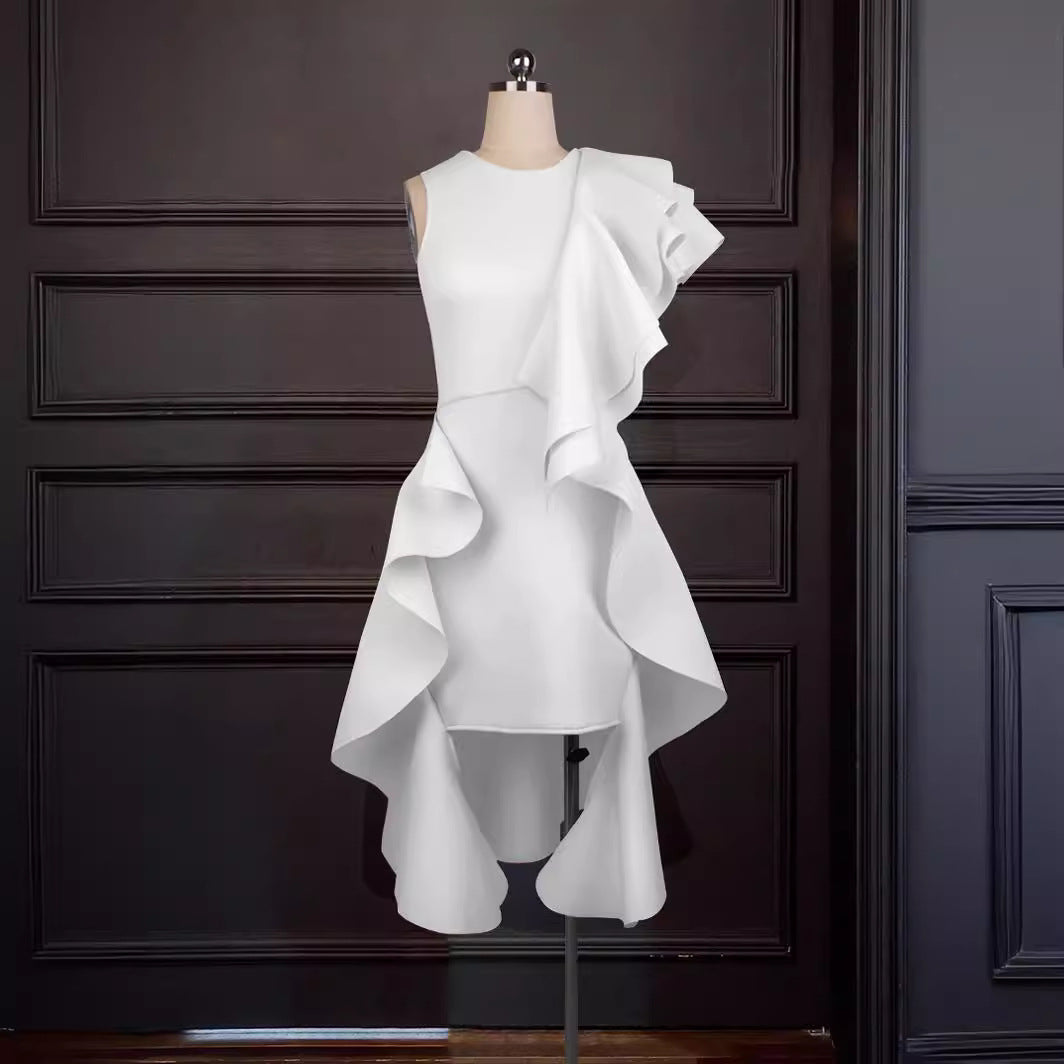 Damer elegant klänning med asymmetriska volanger Mirla-Eva Jonsson