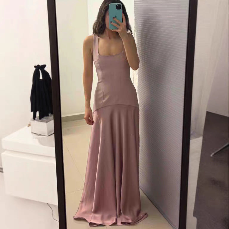 Damer elegant klänning med figurformande snitt och elegant dragkedja Mirla-Eva Jonsson