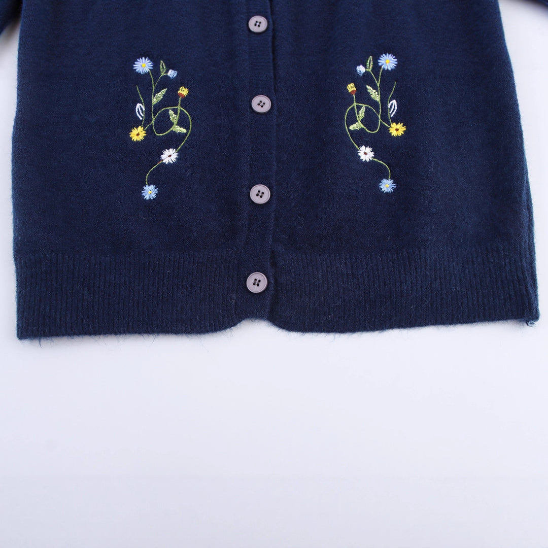 Damer elegant kofta med blommiga broderier Mirla-Eva Jonsson