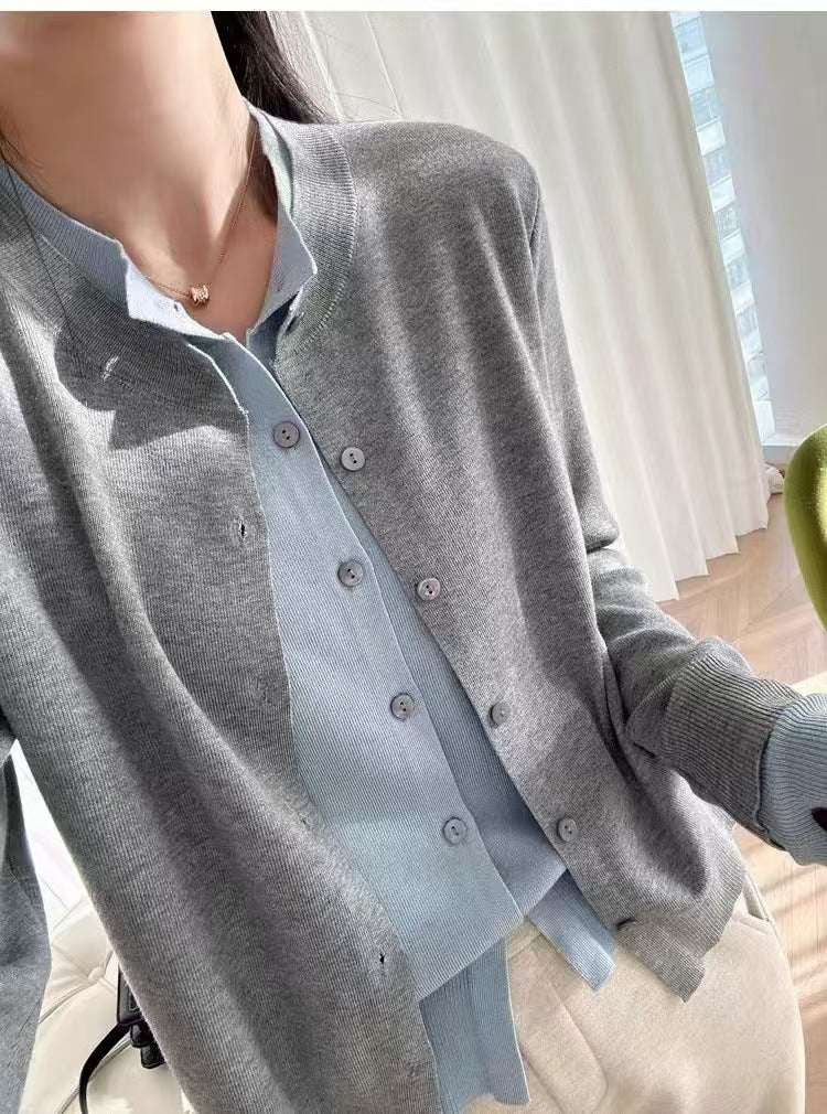 Damer elegant kofta med knappar och fin struktur Mirla-Eva Jonsson