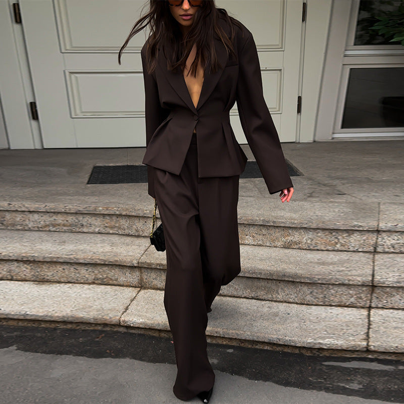 Damer elegant kostym med figursydd blazer och vida ben Mirla-Eva Jonsson