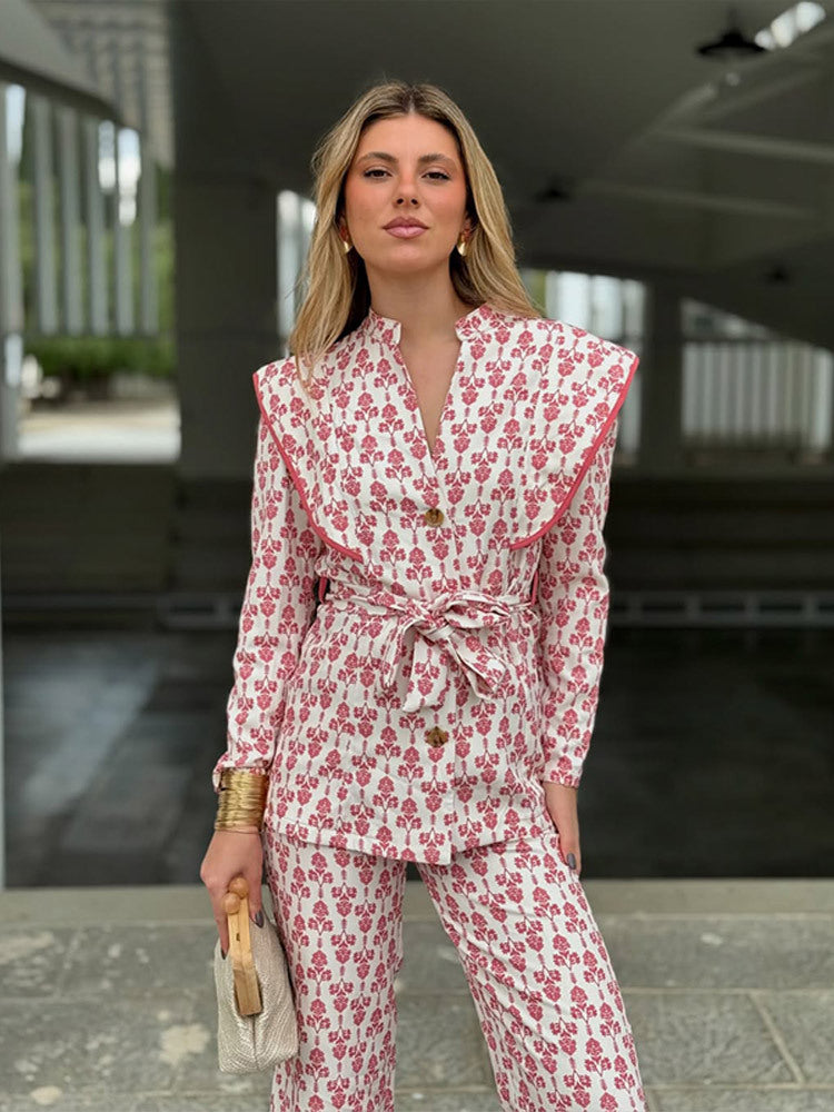 Damer elegant kostymset med blommigt mönster Mirla-Eva Jonsson