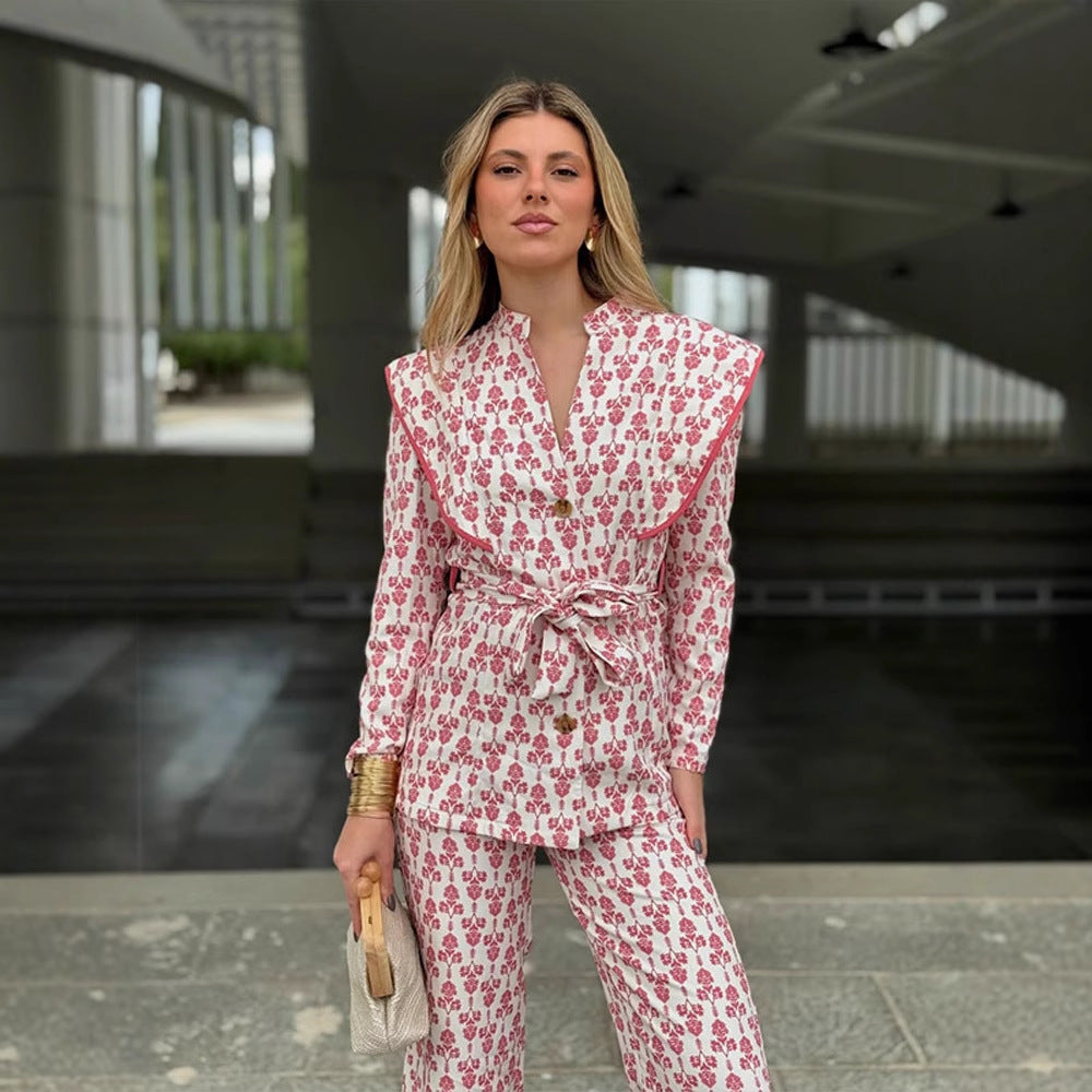 Damer elegant kostymset med blommigt mönster Mirla-Eva Jonsson