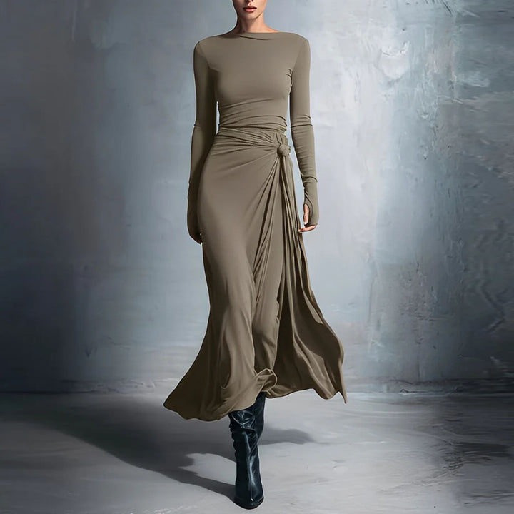 Damer elegant kvällsklänning med lång ärm och omslagsdesign Mirla-Eva Jonsson
