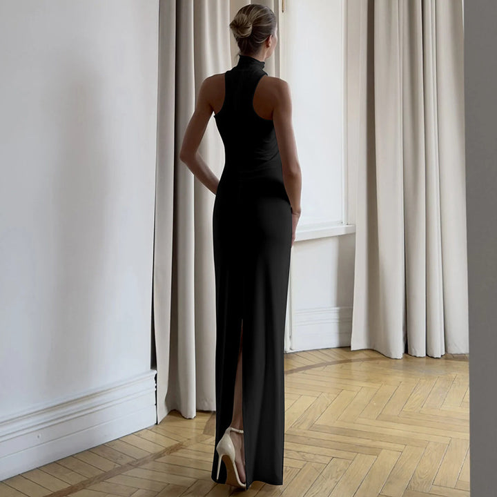 Damer elegant lång aftonklänning med halv krage och ädla accenter Mirla-Eva Jonsson
