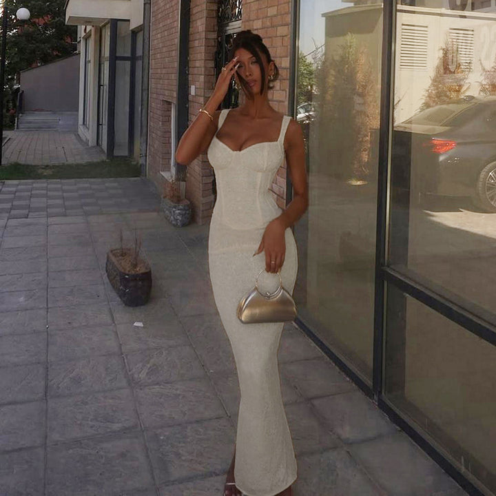 Damer elegant lång klänning med figursydd silhuett och förförisk bustier Mirla-Eva Jonsson