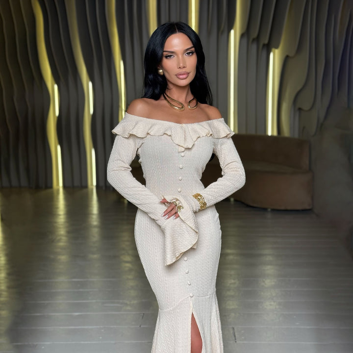 Damer elegant långärmad klänning med volangdetaljer och knapplist Mirla-Eva Jonsson