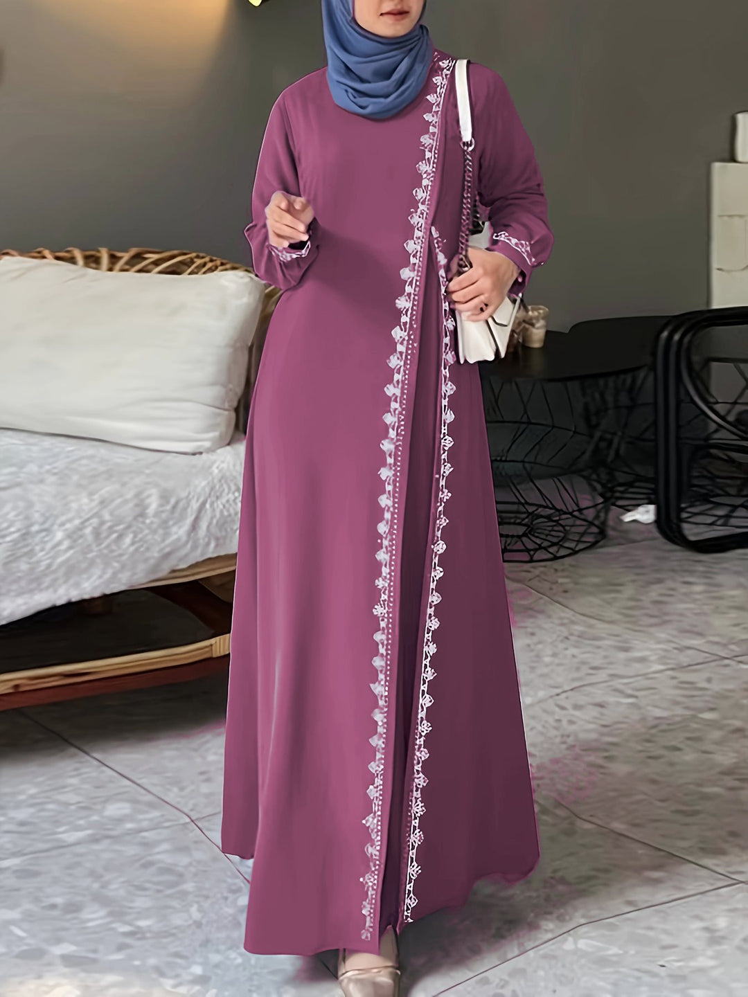 Damer elegant långärmad maxiklänning med broderidetaljer Mirla-Eva Jonsson