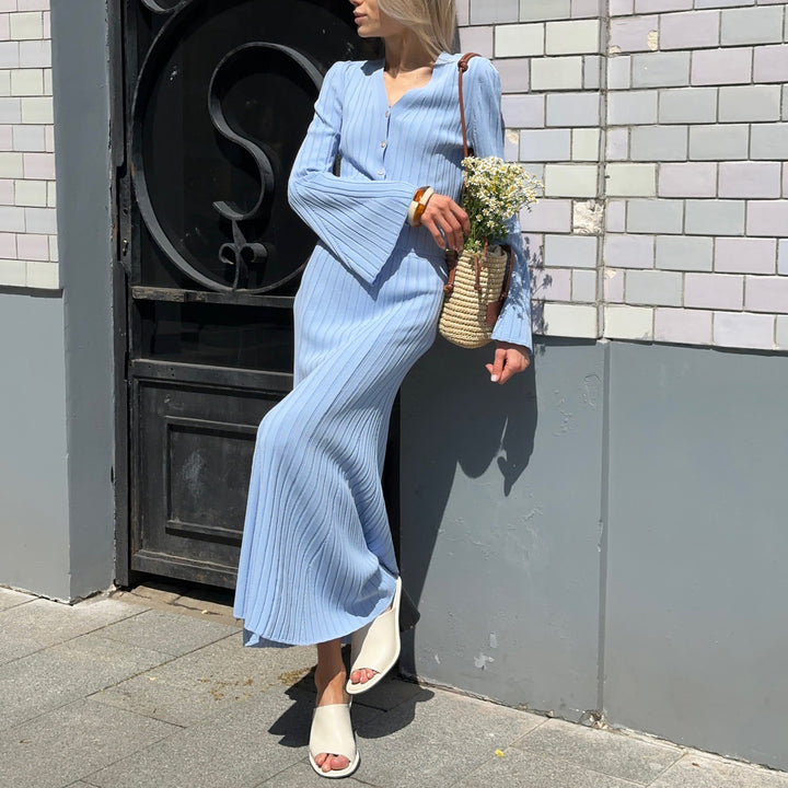 Damer elegant långärmad maxiklänning med strukturerad ribbdesign Mirla-Eva Jonsson