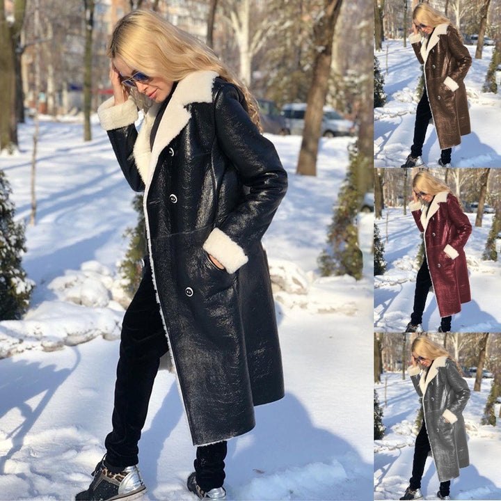 Damer elegant långkappa med högkvalitativ lammskinnskrage och dubbel knapprad Mirla-Eva Jonsson