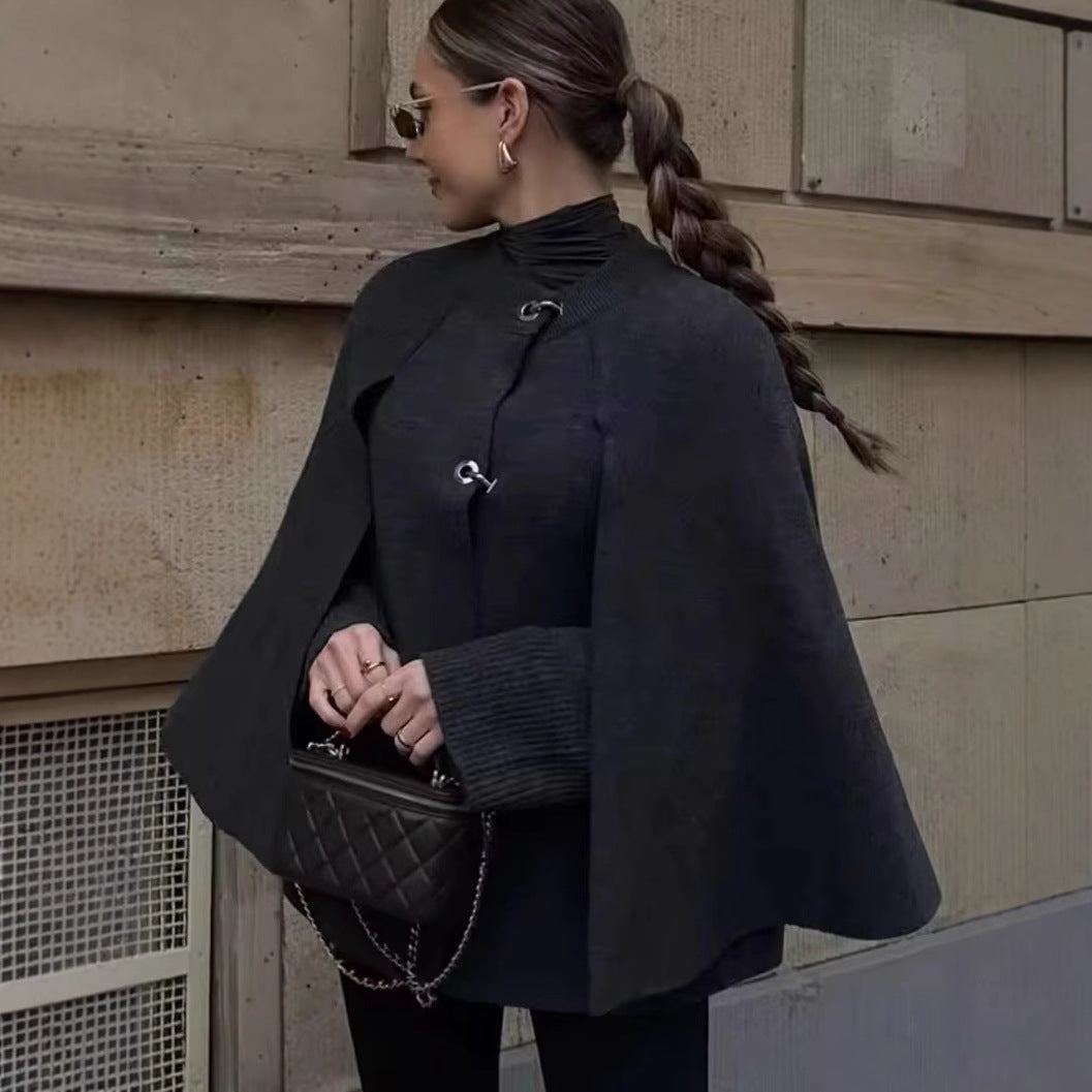Damer elegant mantel med virkad stängning Mirla-Eva Jonsson