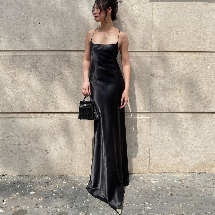 Damer elegant maxiklänning i flödande satin med spaghetti-band Mirla-Eva Jonsson