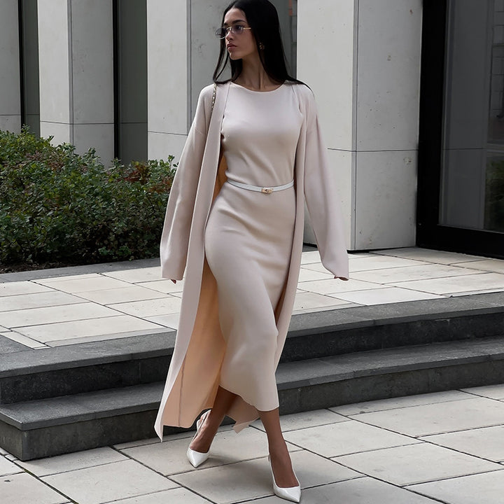 Damer elegant maxiklänning med matchande oversize kappa Mirla-Eva Jonsson