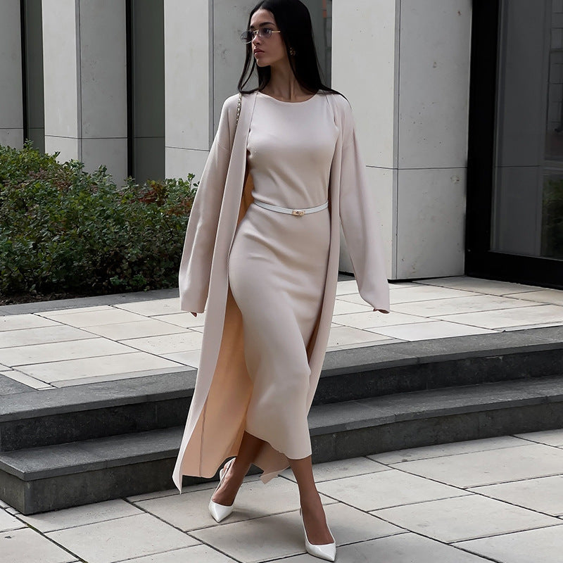 Damer elegant maxiklänning med matchande oversize kappa Mirla-Eva Jonsson
