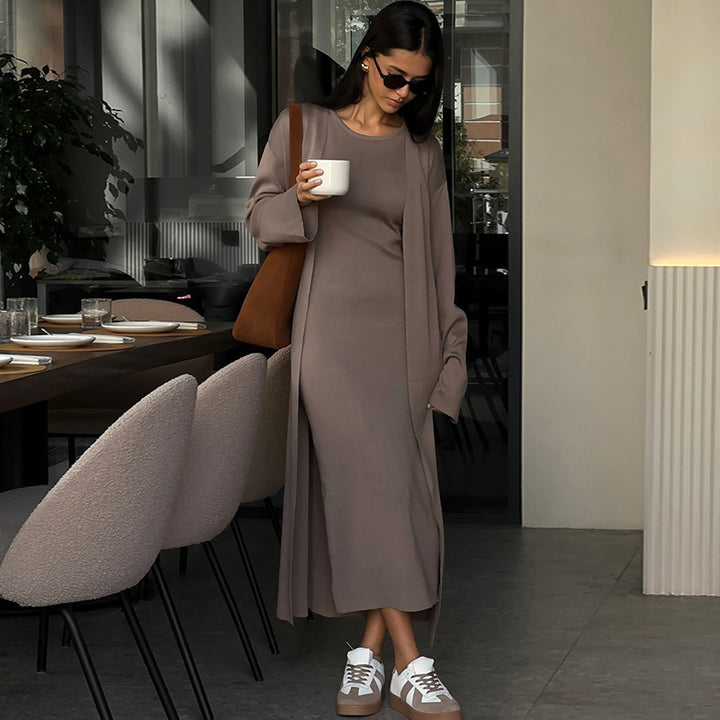 Damer elegant maxiklänning med matchande oversize kappa Mirla-Eva Jonsson