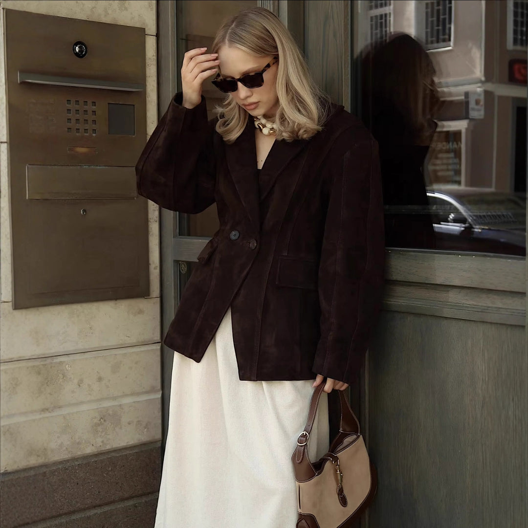 Damer elegant mockakavaj med dubbel knapprad och praktiska fickor Mirla-Eva Jonsson