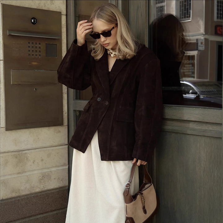 Damer elegant mockakavaj med dubbel knapprad och praktiska fickor Mirla-Eva Jonsson