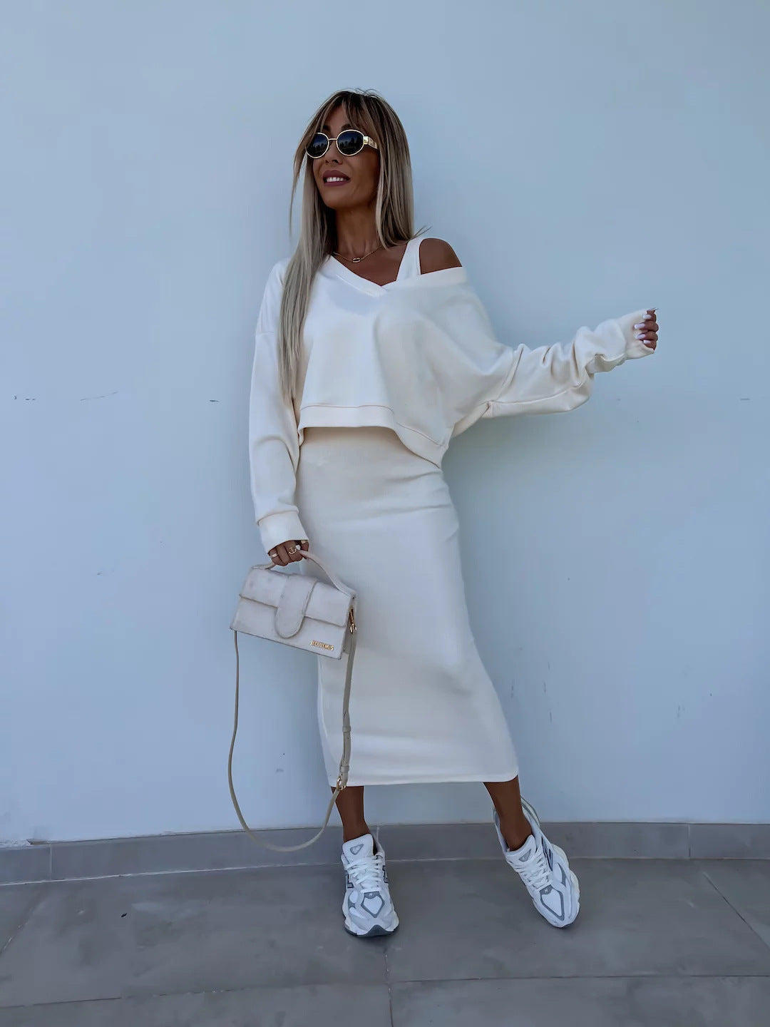 Damer elegant och avslappnad midi-klänning med oversized tröja Mirla-Eva Jonsson