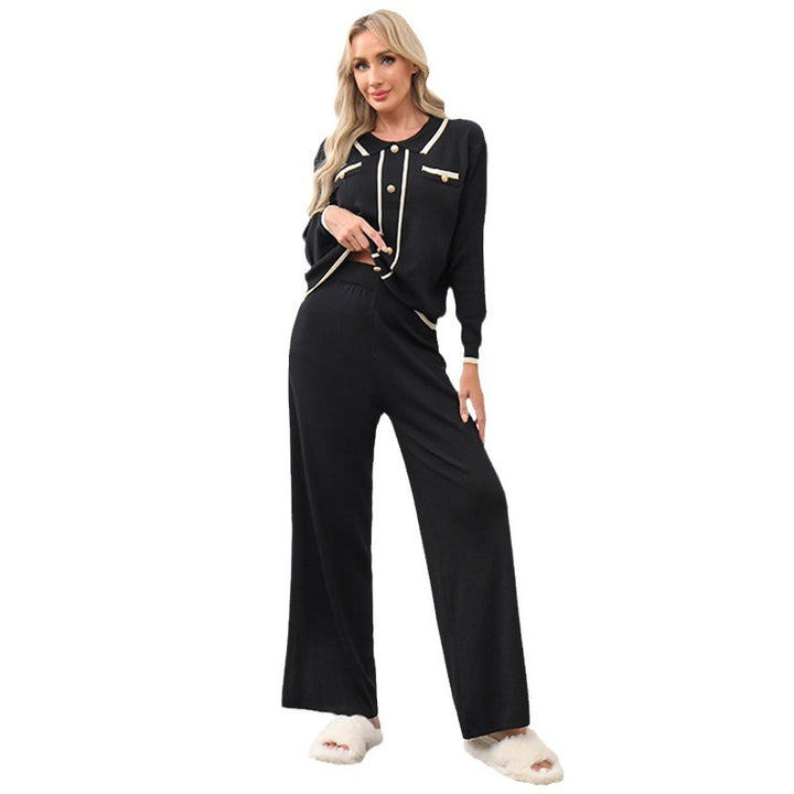 Damer elegant och bekväm stickad loungewear-set med fina detaljer Mirla-Eva Jonsson