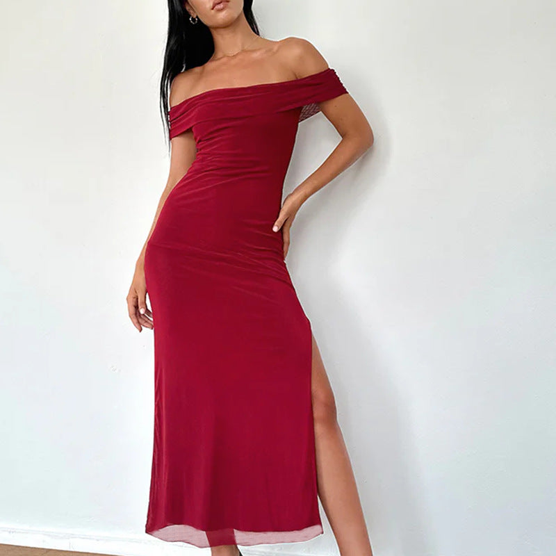 Damer elegant off-shoulder maxiklänning med flödande tyg och raffinerad drapering Mirla-Eva Jonsson