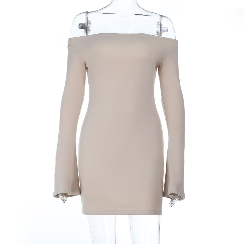 Damer elegant off-shoulder miniklänning med långa ärmar och figurnära passform Mirla-Eva Jonsson