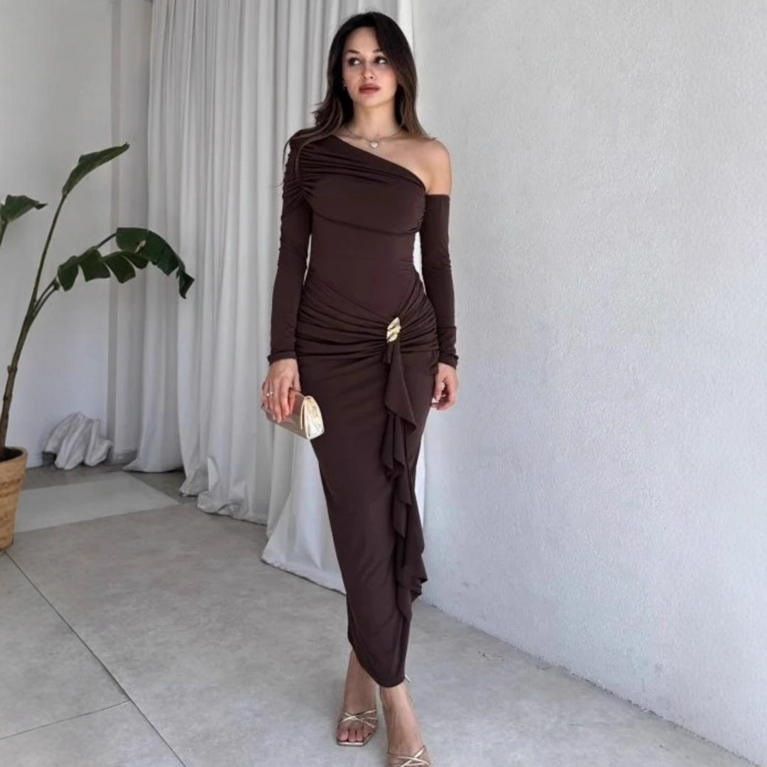 Damer elegant omslag klänning med asymmetrisk design och raffinerade draperingar Mirla-Eva Jonsson