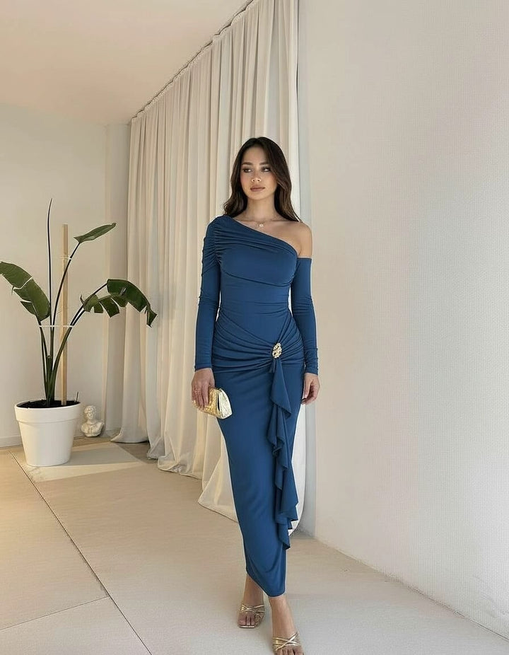 Damer elegant omslag klänning med asymmetrisk design och raffinerade draperingar Mirla-Eva Jonsson
