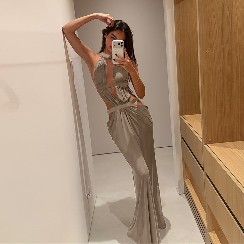 Damer elegant omslagsklänning med djup V-ringning och trendiga draperingar Mirla-Eva Jonsson