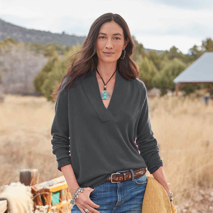 Damer elegant oversize tröja med V-ringning Mirla-Eva Jonsson