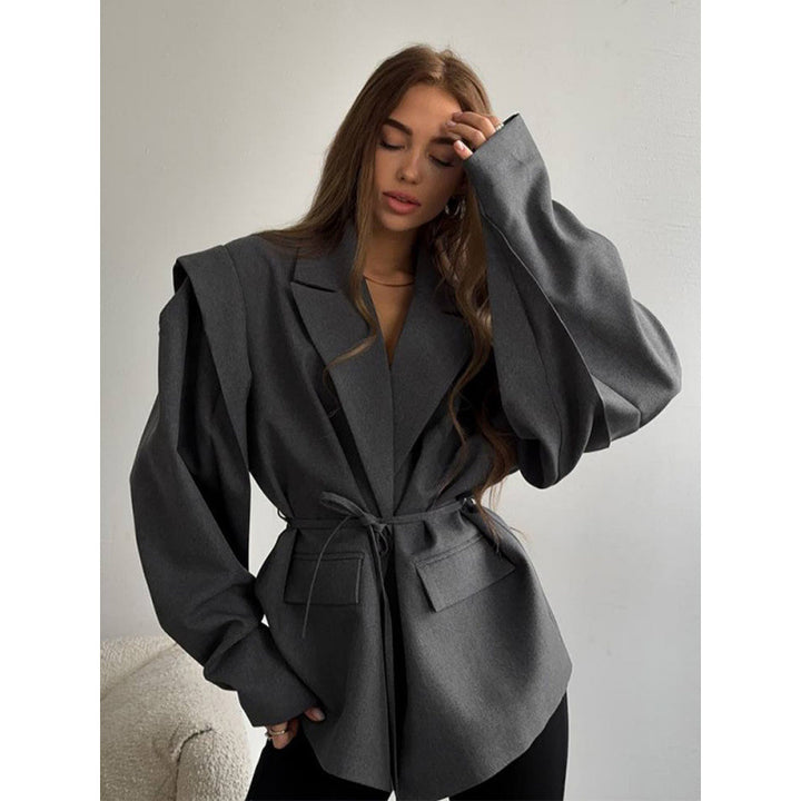 Damer elegant oversized blazer med bältesdetalj Mirla-Eva Jonsson