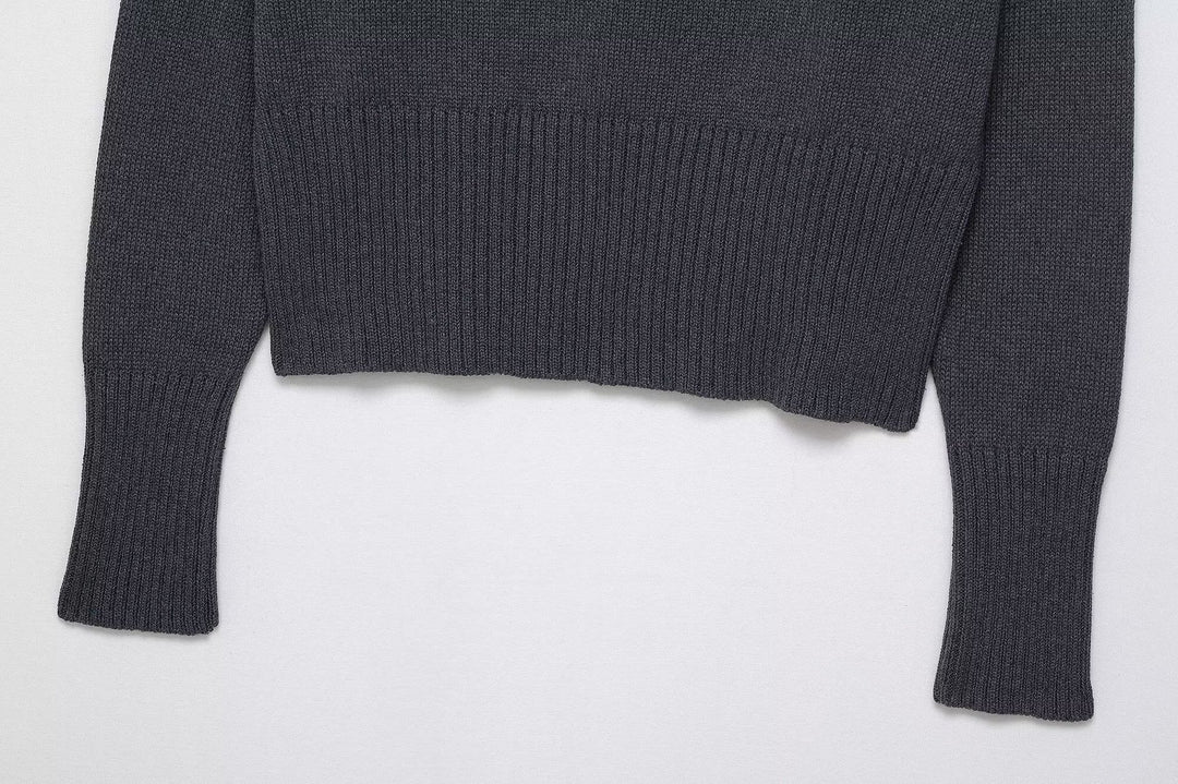 Damer elegant oversized stickad tröja med vid rund halsringning Mirla-Eva Jonsson