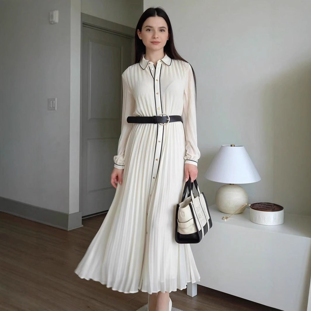 Damer elegant plisserad maxiklänning med fin krage och bälte Mirla-Eva Jonsson