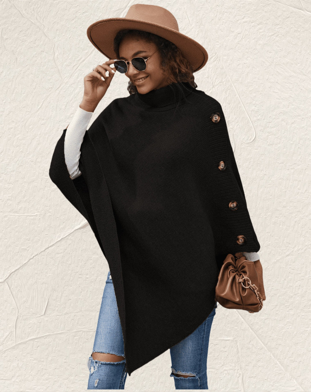 Damer elegant poncho med hög krage och dekorativa knappar Mirla-Eva Jonsson
