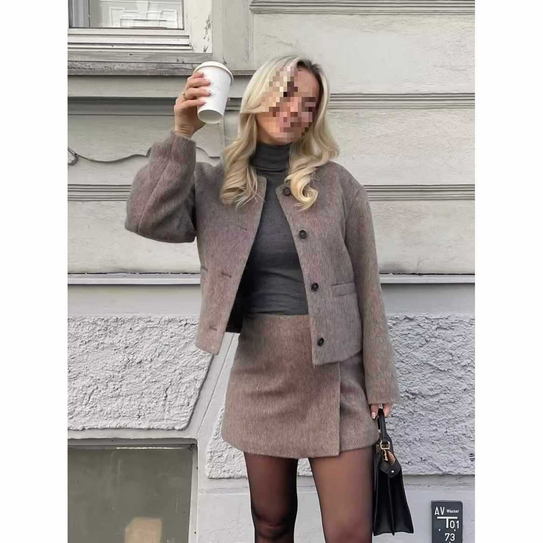 Damer elegant quiltad jacka av konstpäls Mirla-Eva Jonsson