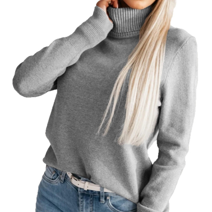Damer elegant rullkragepolo med knapppdetaljer Mirla-Eva Jonsson