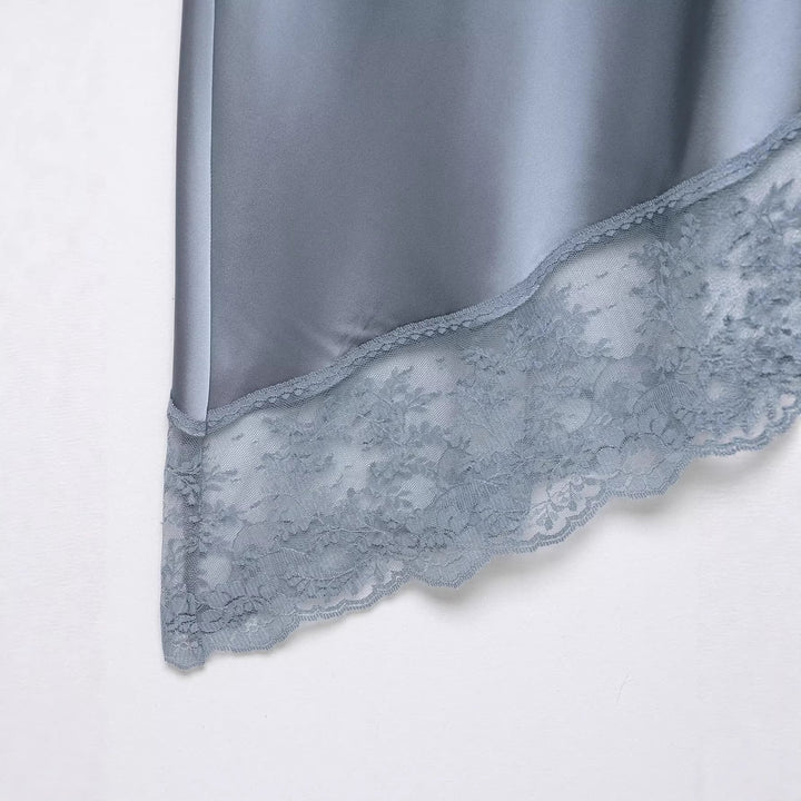 Damer elegant satin kjol med öm spetsdekoration Mirla-Eva Jonsson