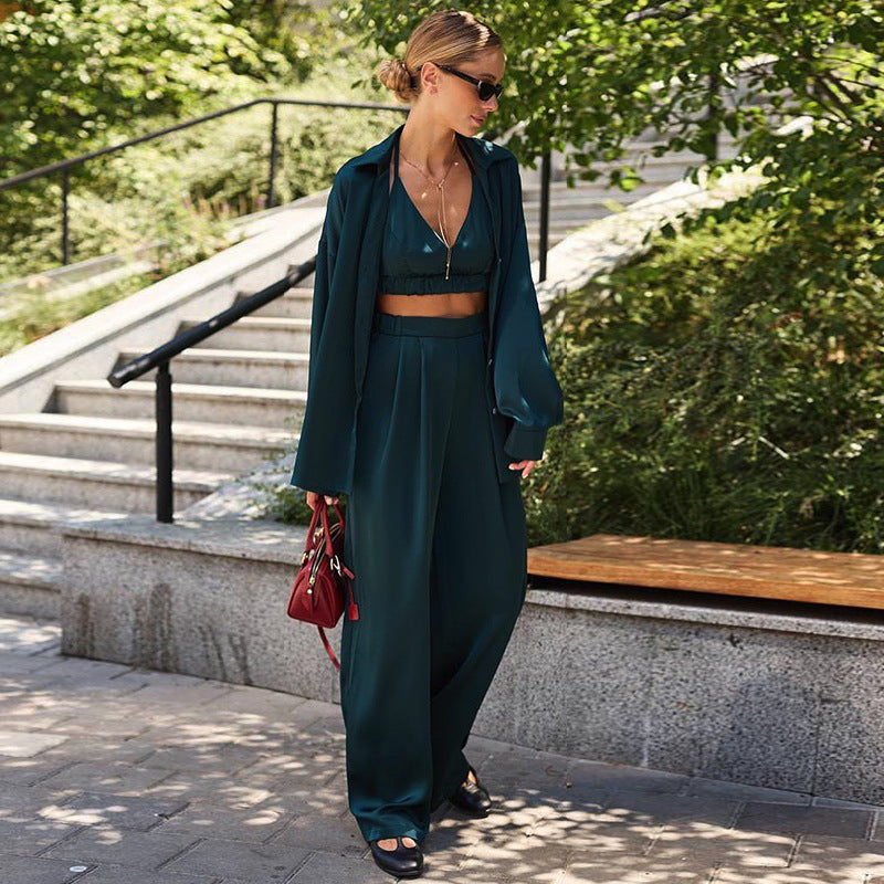 Damer elegant satin kostym med vid passform Mirla-Eva Jonsson